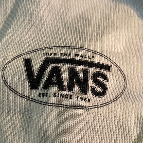 Woman’s vans shirt🍀wrinkly- but is safe to iron. Bought in jan 2022. 👍🏻 condi - Picture 3 of 4